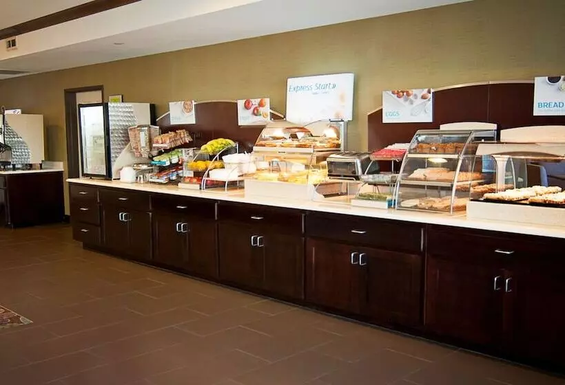 Holiday Inn Express Hotel & Suites Wichita Northeast, An Ihg