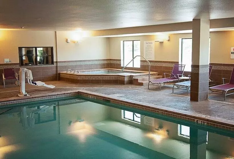 Holiday Inn Express Hotel & Suites Wichita Northeast, An Ihg