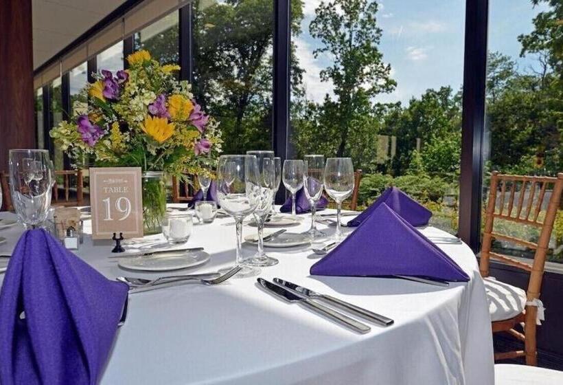 ホテル Inn At Villanova University