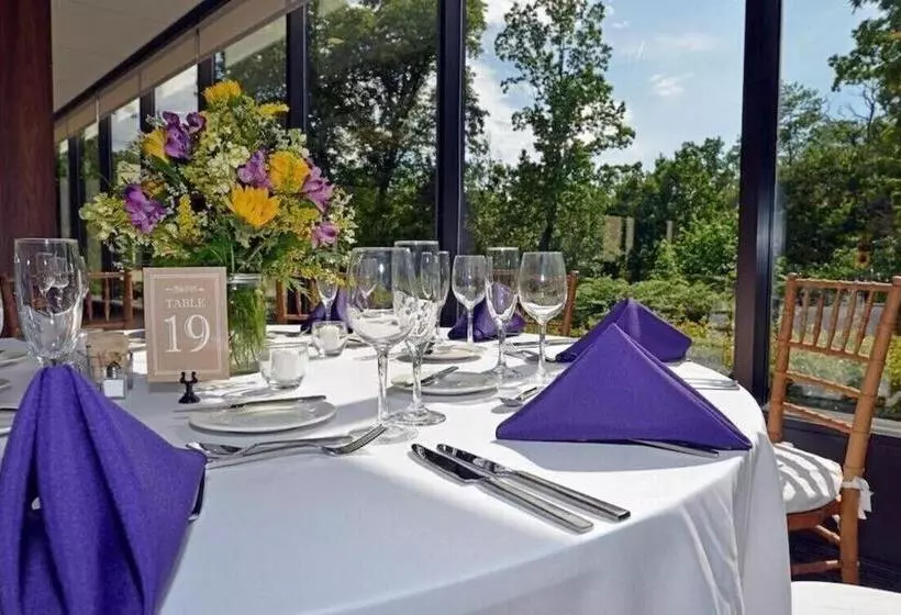 ホテル Inn At Villanova University