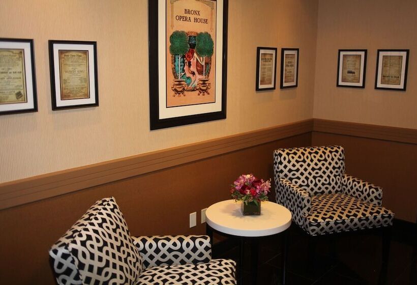 בית מלון כפרי Opera House