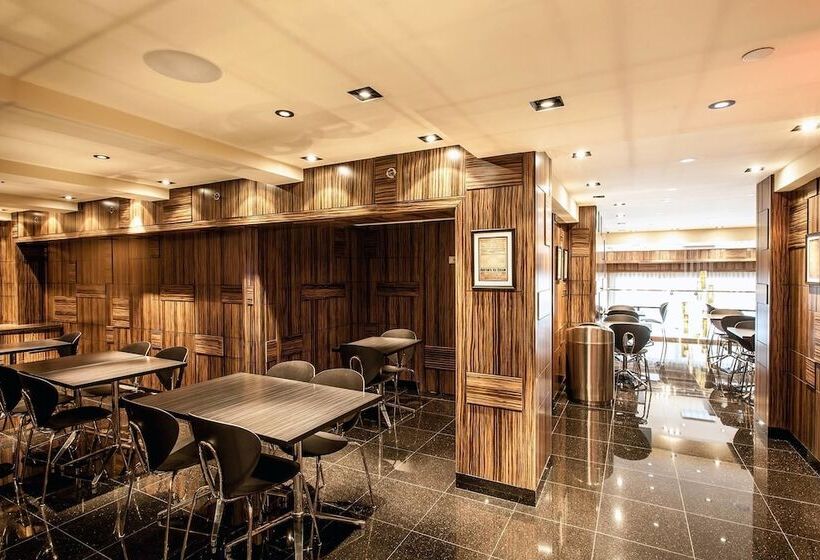 בית מלון כפרי Opera House