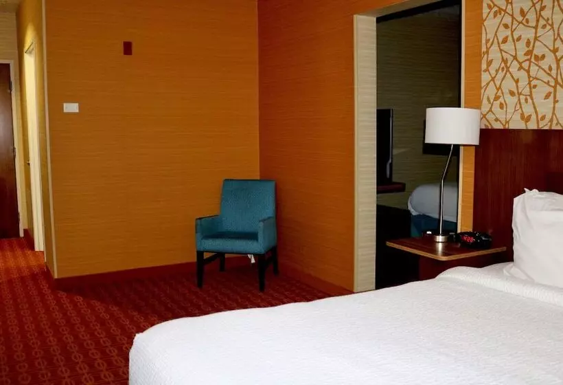 Отель Peach Tree Inn And Suites