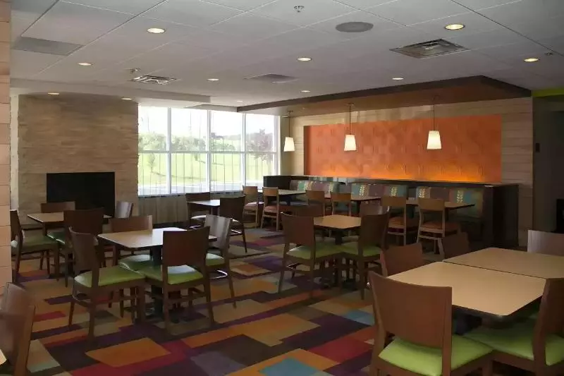 Отель Peach Tree Inn And Suites