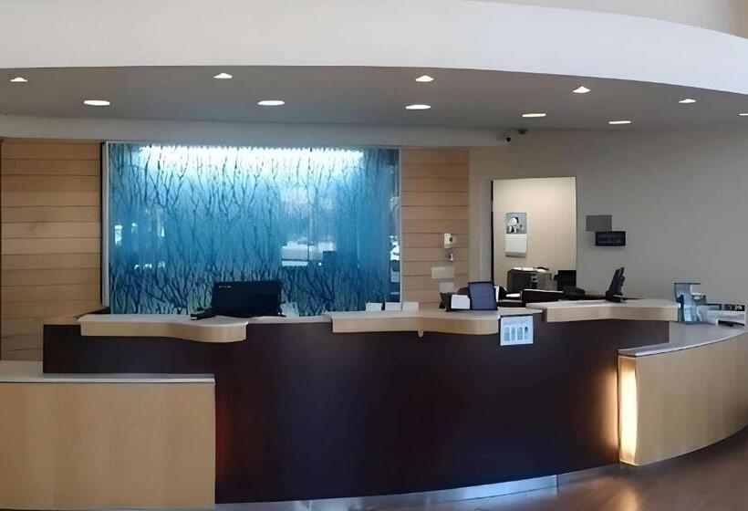 فندق Peach Tree Inn And Suites