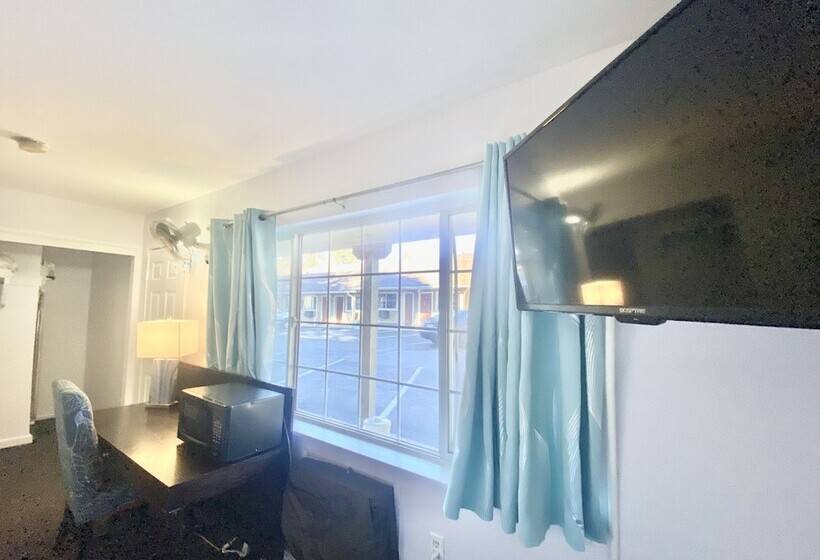 فندق على الطريق Bluebird Day Inn & Suites