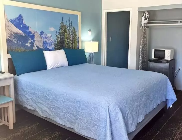 Motel Bluebird Day Inn & Suites