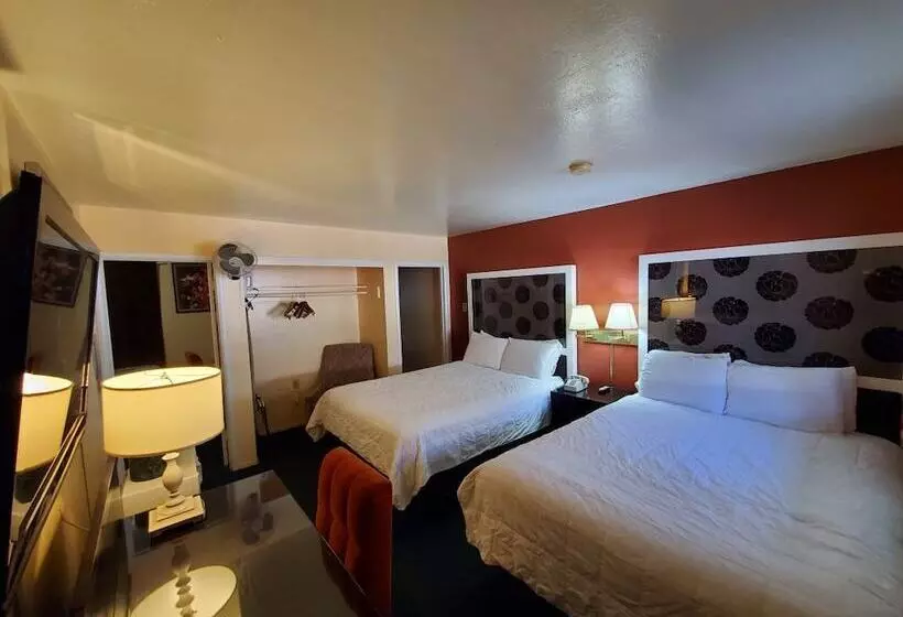 Motel Bluebird Day Inn & Suites