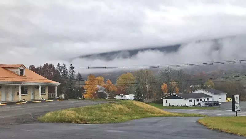 汽车旅馆  Relax Inn Altoona