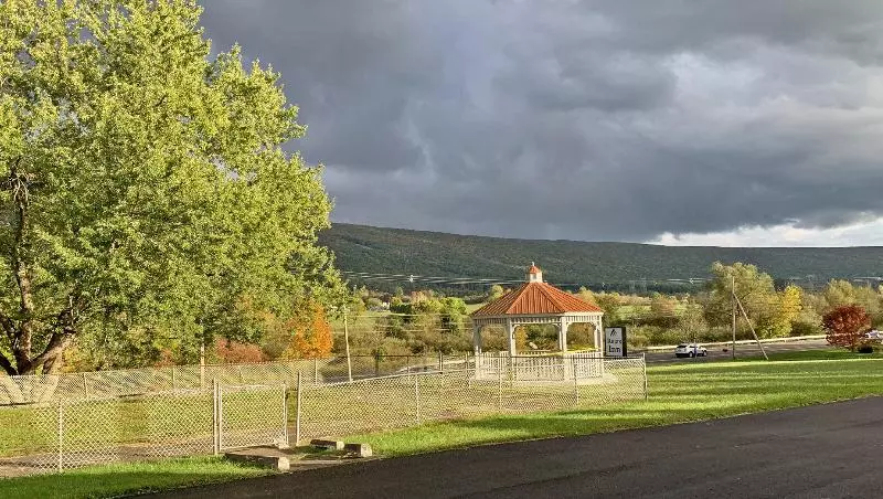 汽车旅馆  Relax Inn Altoona