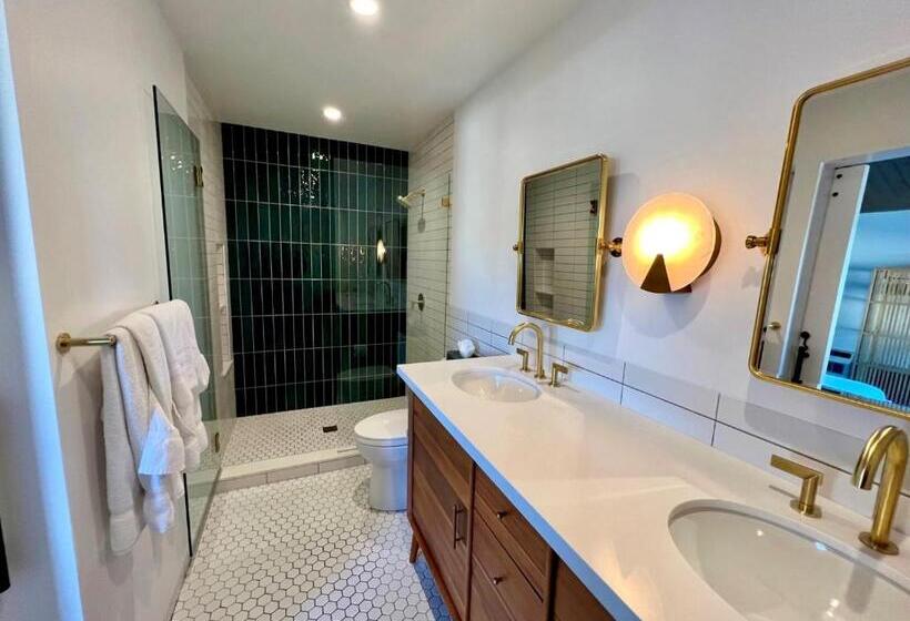 מוטל The Presidio