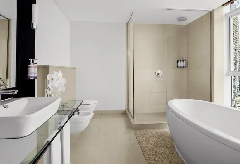 Mövenpick Hotel Jumeirah Lakes Towers Dubai