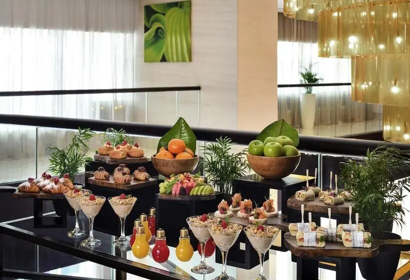 Mövenpick Hotel Jumeirah Lakes Towers Dubai