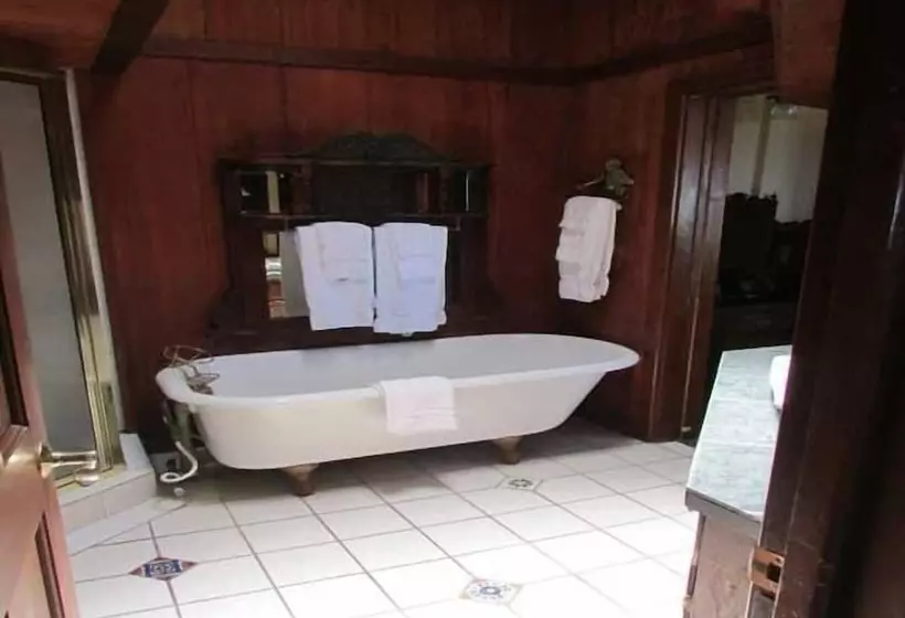 The Driftwood Resort