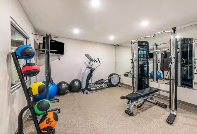 Woodspring Suites Columbus West Hilliard