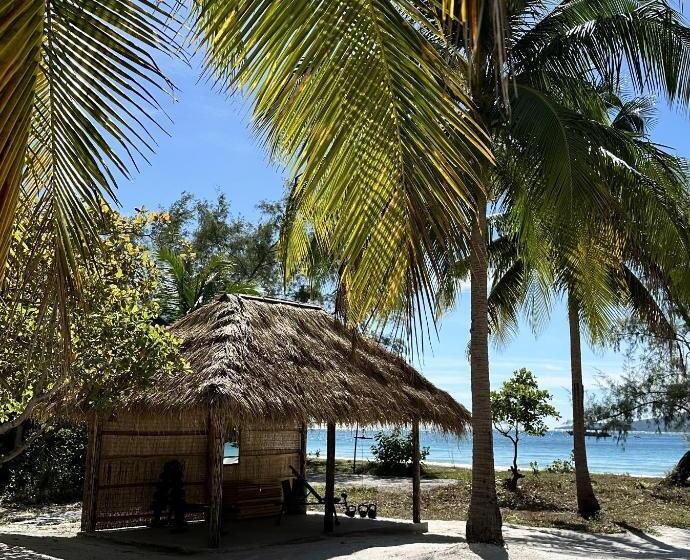 בית מלון כפרי Beachwalk Koh Rong
