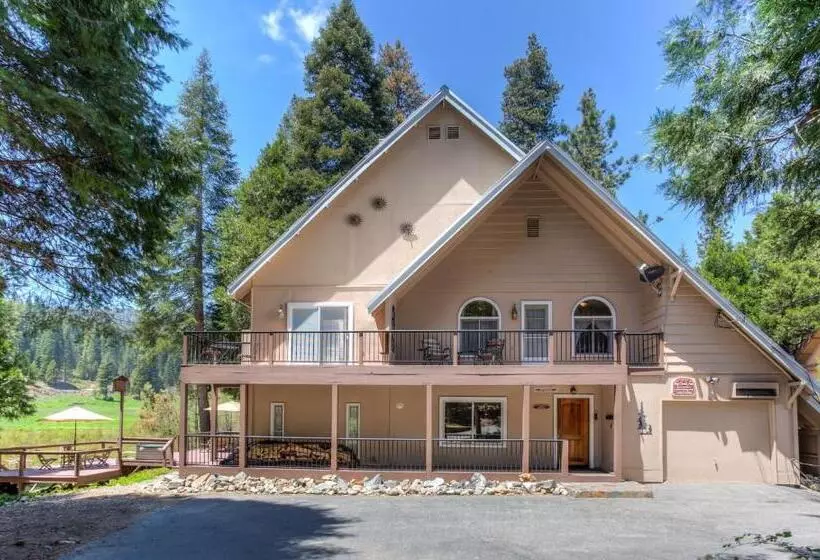 Aamiaismajoitus (B&B) Big Creek Inn