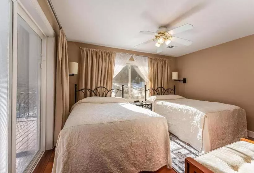 Aamiaismajoitus (B&B) Big Creek Inn