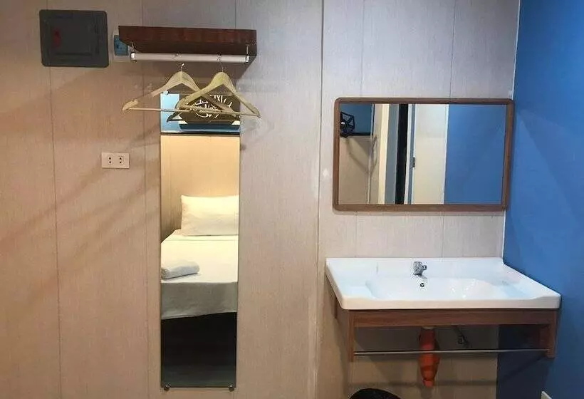 ホテル Maine City Residences Leveriza