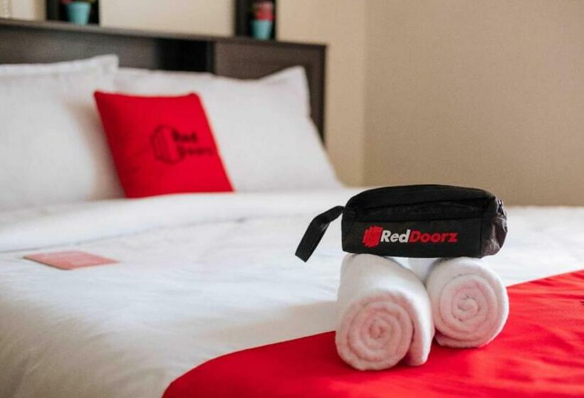 בית מלון כפרי Reddoorz @ Park S Resort  Alcantara