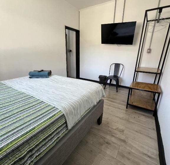 هتل Voy Hostales   4 Norte