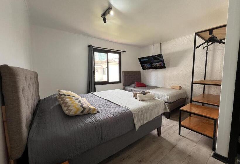 هتل Voy Hostales   4 Norte