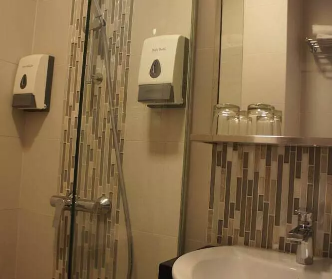 Amaris Hotel By Santika