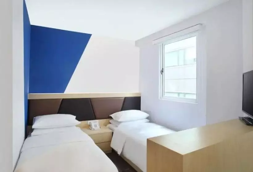 Amaris Hotel By Santika