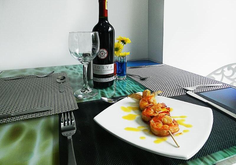 בית מלון כפרי Bolivariana Plaza Medellin