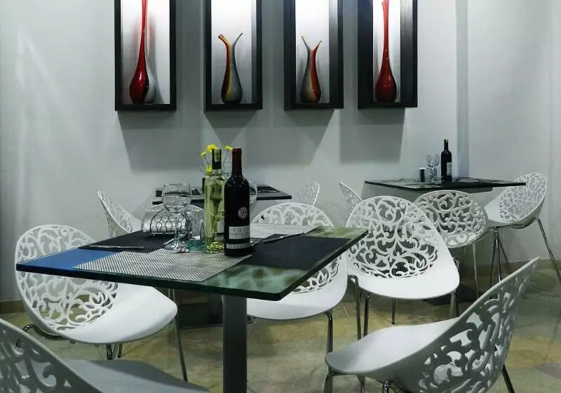 ホテル Bolivariana Plaza Medellin