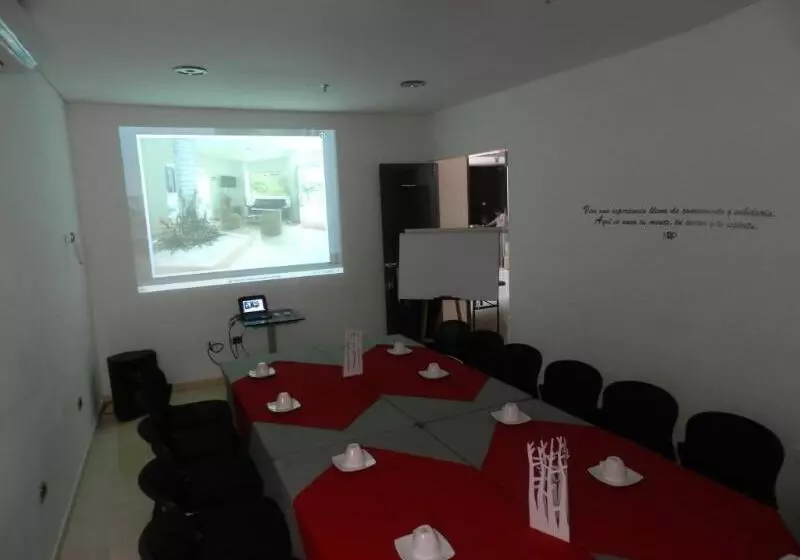 ホテル Bolivariana Plaza Medellin