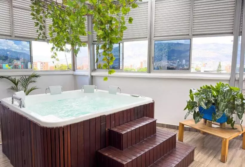 ホテル Bolivariana Plaza Medellin