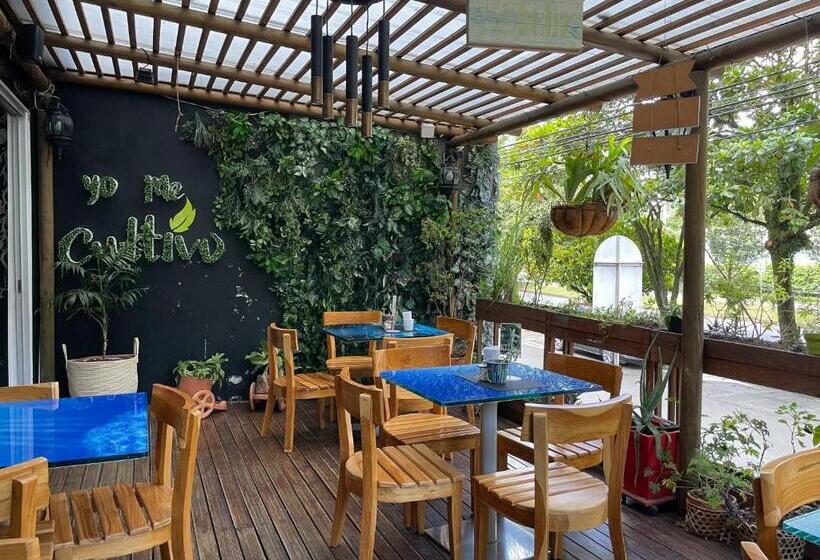 בית מלון כפרי Bolivariana Plaza Medellin