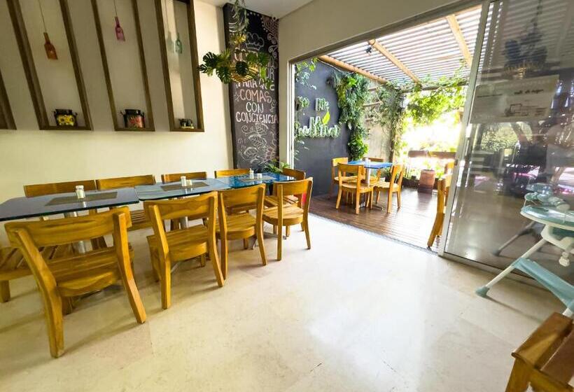 בית מלון כפרי Bolivariana Plaza Medellin