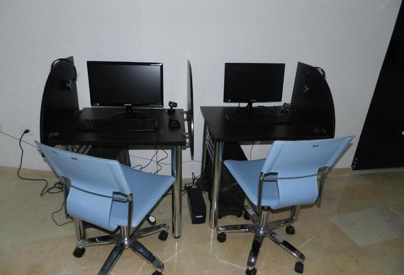 בית מלון כפרי Bolivariana Plaza Medellin