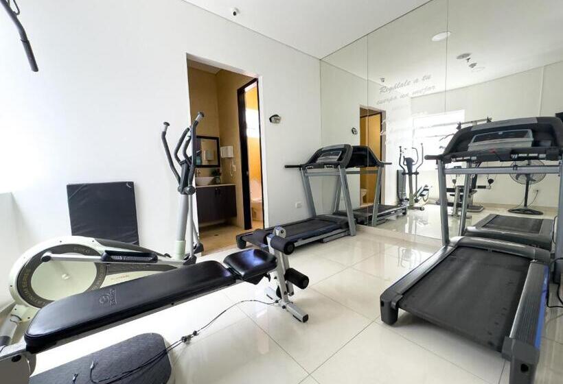 בית מלון כפרי Bolivariana Plaza Medellin