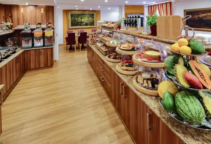 Tiptop Hotel Burgschmiet Garni