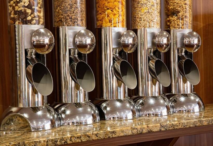 Tiptop Hotel Burgschmiet Garni