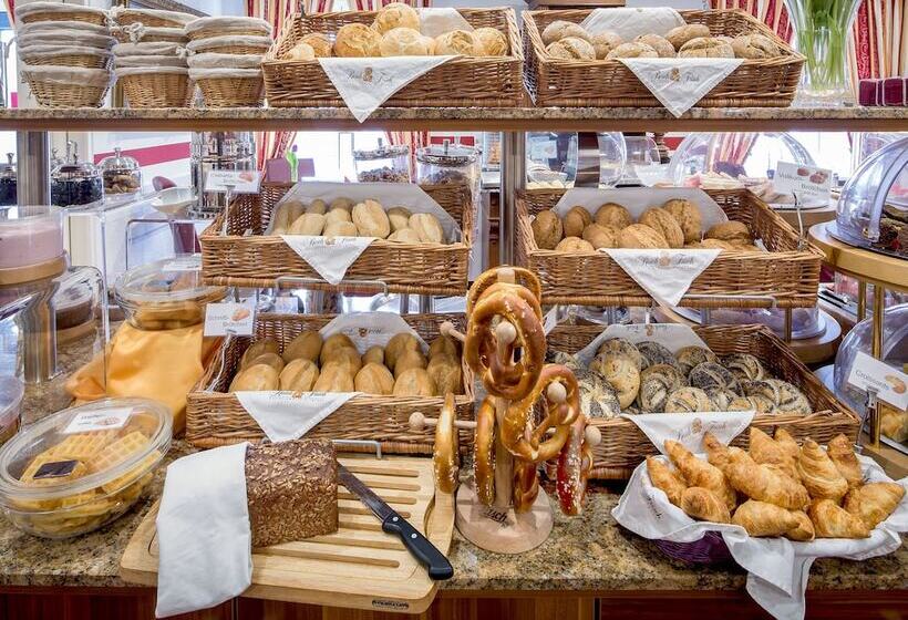 Tiptop Hotel Burgschmiet Garni