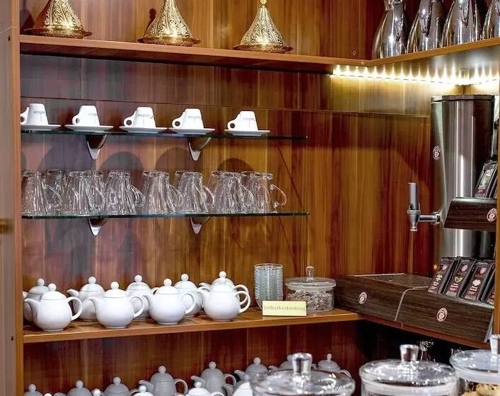 Tiptop Hotel Burgschmiet Garni