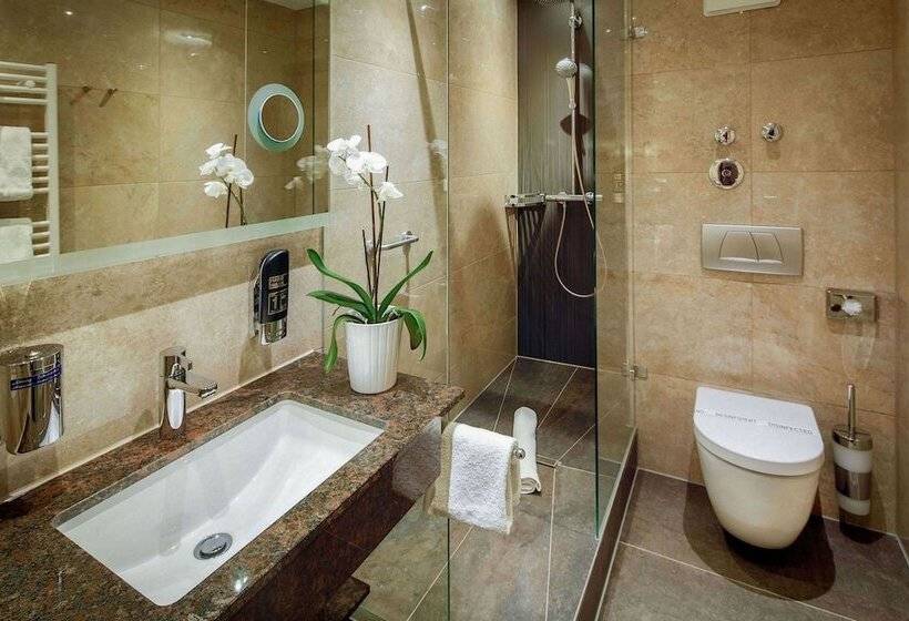 Tiptop Hotel Burgschmiet Garni