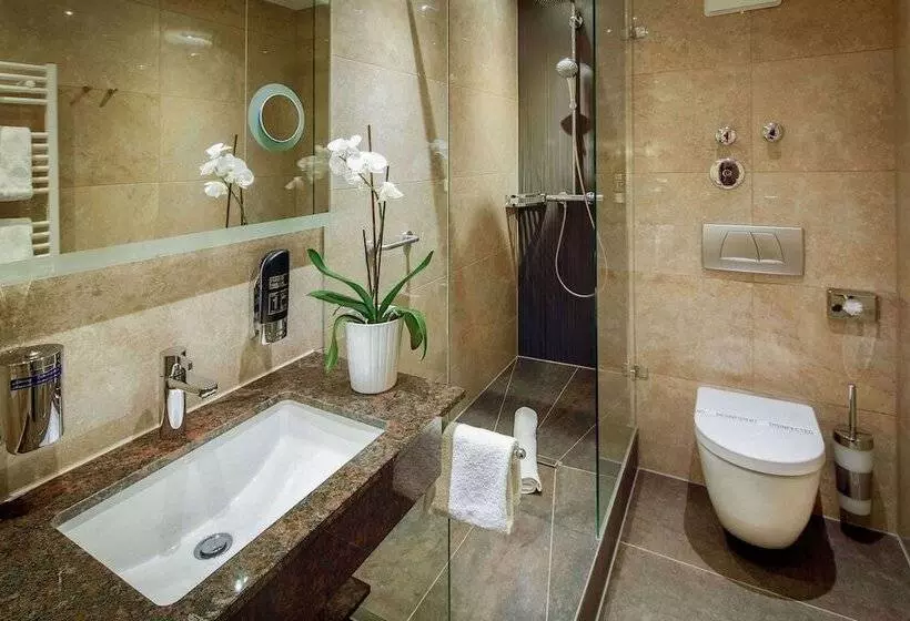 Tiptop Hotel Burgschmiet Garni