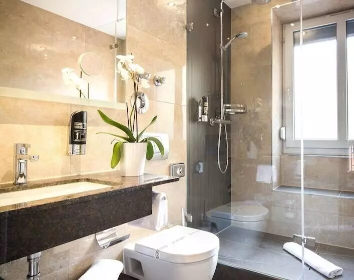 Tiptop Hotel Burgschmiet Garni