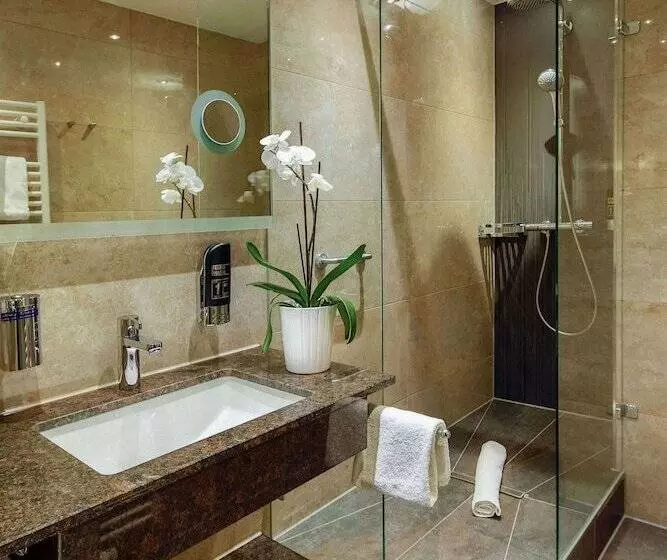 Tiptop Hotel Burgschmiet Garni