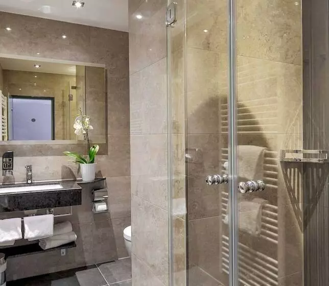 Tiptop Hotel Burgschmiet Garni