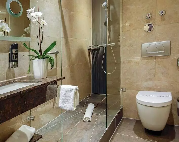 Tiptop Hotel Burgschmiet Garni