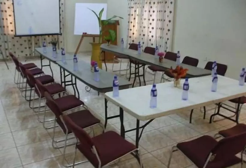 酒店 Coconut Grove Miners Lodge