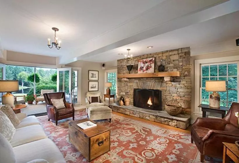 هتل Half Mile Farm By Old Edwards Hospitality