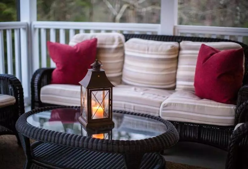 هتل Half Mile Farm By Old Edwards Hospitality