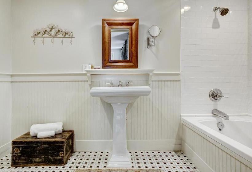 فندق Half Mile Farm By Old Edwards Hospitality